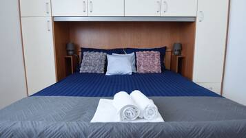 Apartment | 3 bedrooms, individually furnished, bed sheets