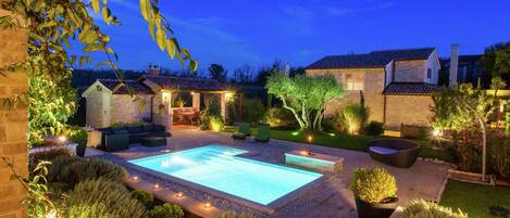 Villa | Pool | Indoor pool, outdoor pool