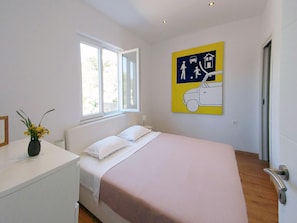1 bedroom, individually furnished, iron/ironing board - Comfortable Apartment in Cavtat With Balcony (Konavle)