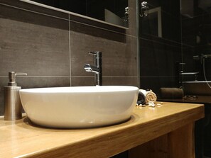 Bathroom - Comfortable Apartment in Cavtat With Balcony (Konavle)