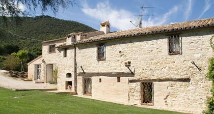 Belvilla by OYO Spacious Villa in Treia With Pool