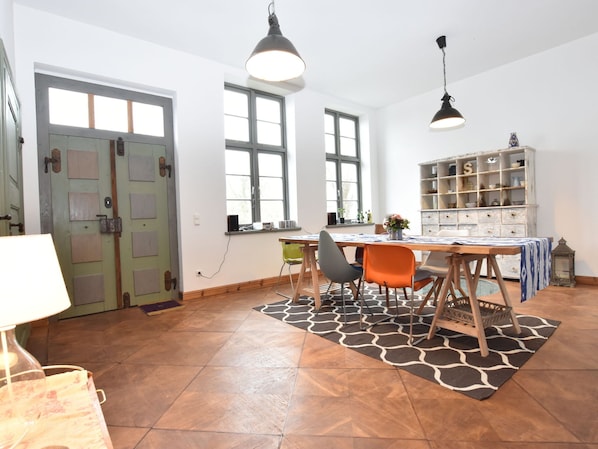 Apartment | Dining