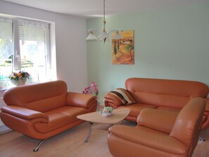 Apartment | Wohnzimmer | DVD-Player