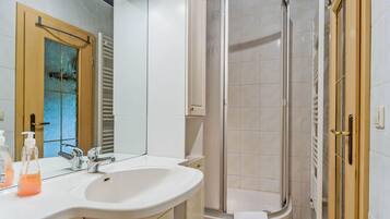 House | Bilik Mandi | Tab mandi