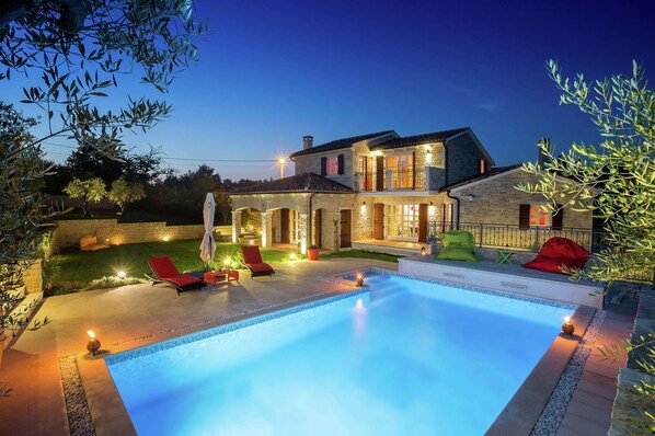 Villa | Pool