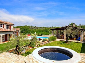 Villa | Piscine | Piscine intérieure, piscine extérieure