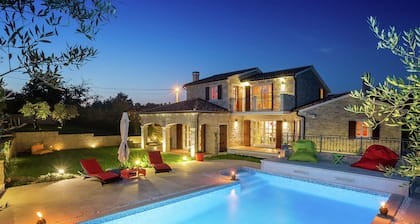 Villa in Porec With Private Pool & Garden