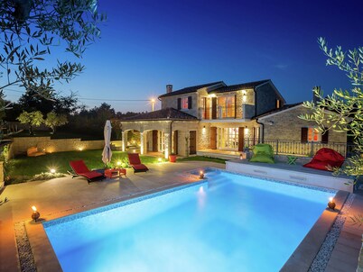 Villa in Porec With Private Pool & Garden
