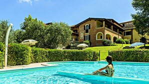 Exterior - Pleasant Residence in Salò near Lake Garda (Manerba del Garda)