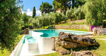 Rustic Villa with Private Pool near Montepulciano