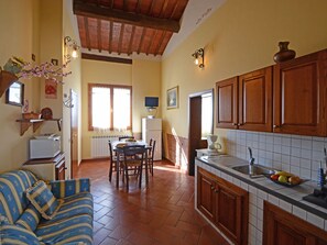 House | Living room - Cozy & Snug Apartment Surrounded by Nature near Chianti Valley (Castiglion Fiorentino)