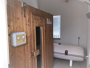 Spa treatment - Chic Beachside Stay w/ Sauna (Julianadorp)