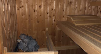 Chic Beachside Stay w/ Sauna