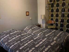 Hus | 2 sovrum, unika möbler, strykjärn/strykbräda och sängkläder