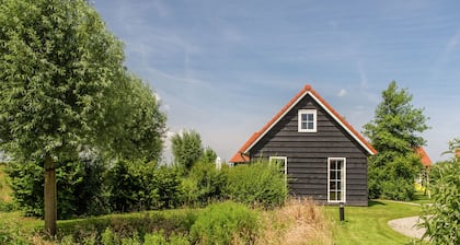Atmospheric Holiday Home Near the Oosterschelde