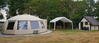 Detached Igloo Bungalow with Barbecue near Forest