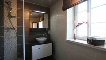 Cottage | Kamar mandi | Shower