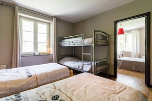 Cottage | 3 bedrooms, individually furnished, bed sheets