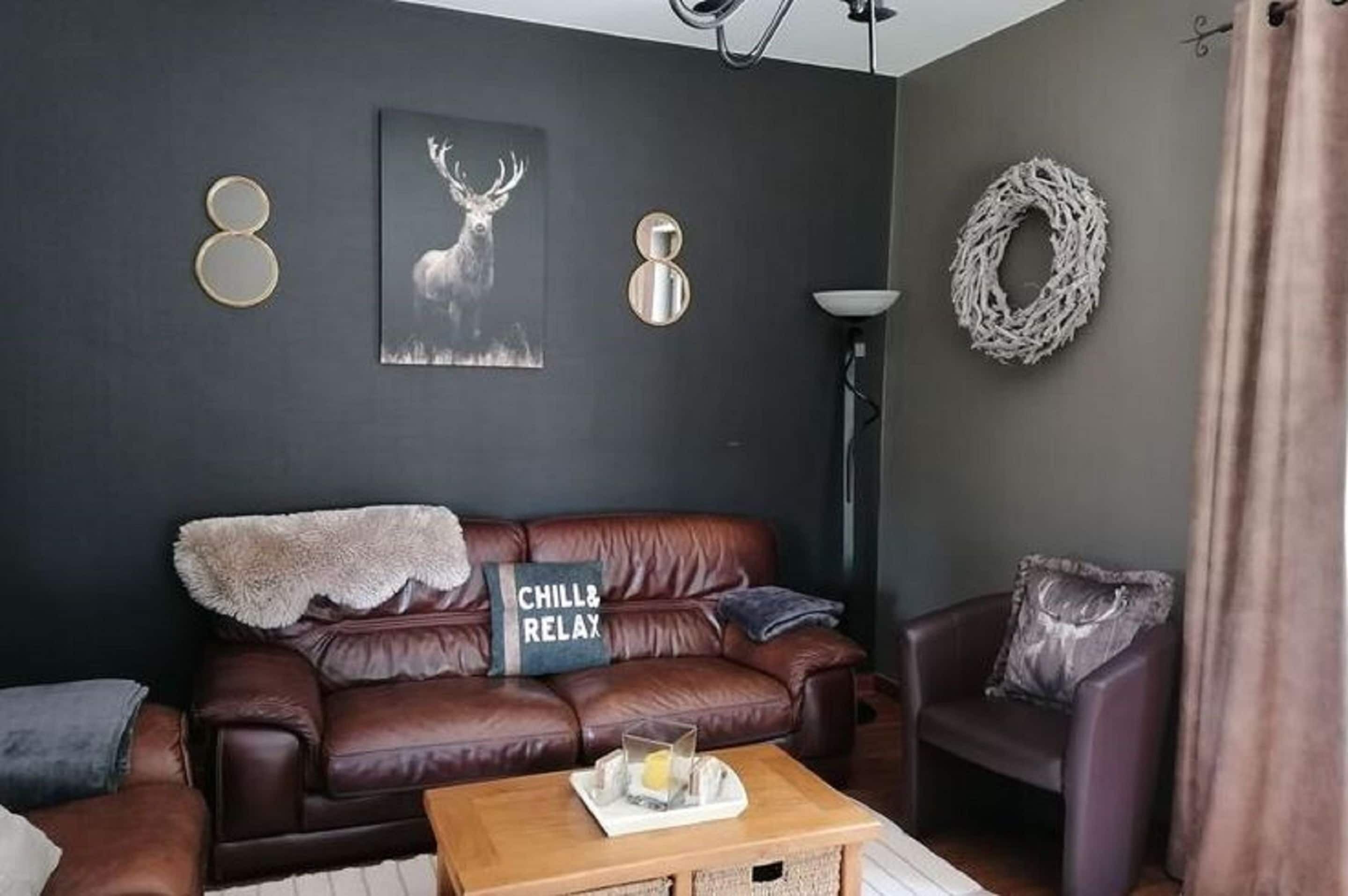 Cottage | Living room | Fireplace, DVD player