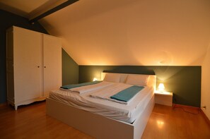 House | 8 bedrooms, individually furnished, bed sheets - Holiday Home in Waimes With Pool & Sauna (Waimes)