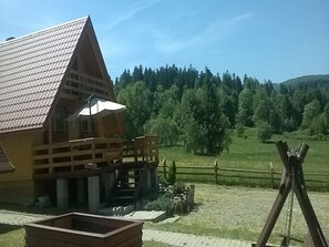 House | Balcony - Cozy Holiday Home in Korbielów With Garden (Jelesnia)
