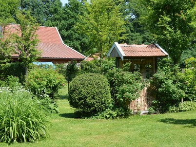 Lindern Woodland Mansion
