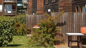 Apartment | Balcony - Neat Studio With Barbecue, Near Beautyful Montréal du Gers (Montreal)
