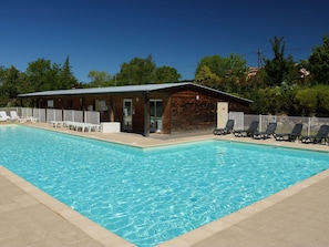 Pool - Neat Studio With Barbecue, Near Beautyful Montréal du Gers (Montreal)