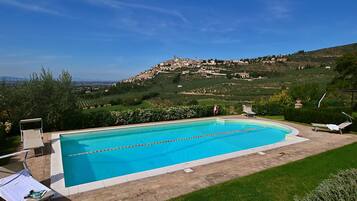 Piscina all'aperto