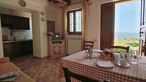Dining - Charming Farmhouse in Trevi With Swimming Pool (Trevi)