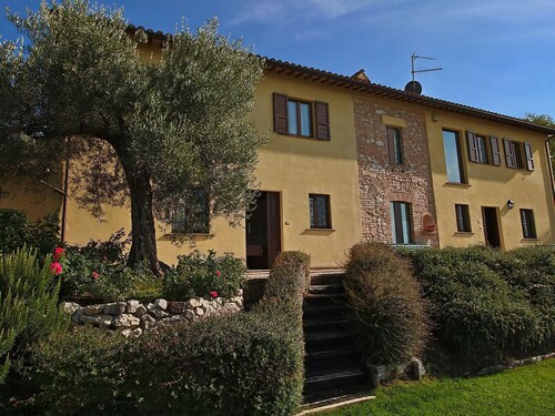 Charming Farmhouse in Trevi With Swimming Pool