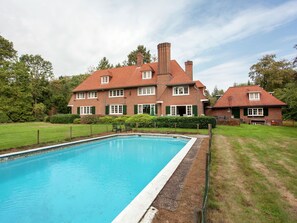 Outdoor pool - Stunning Holiday Home in Leende Near Forest (Leende)