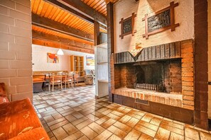 Living room - Geraeumiges Apartment mit Privater Terrasse (Bestwig)