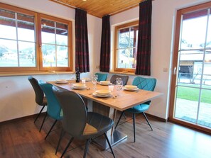 Dining - Charming Apartment in Maria Alm With Terrace (Saalfelden am Steinernen Meer)