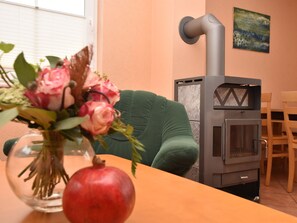 4 bedrooms, individually furnished, cribs/infant beds