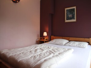 4 bedrooms, individually furnished, bed sheets - Vintage Castle near Forest in Havelange (Havelange)