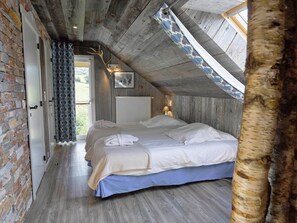 Huis | 9 slaapkamers, individueel gemeubileerd, beddengoed