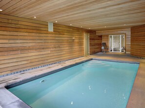 Huis | Zwembad | Een binnenzwembad en een buitenzwembad