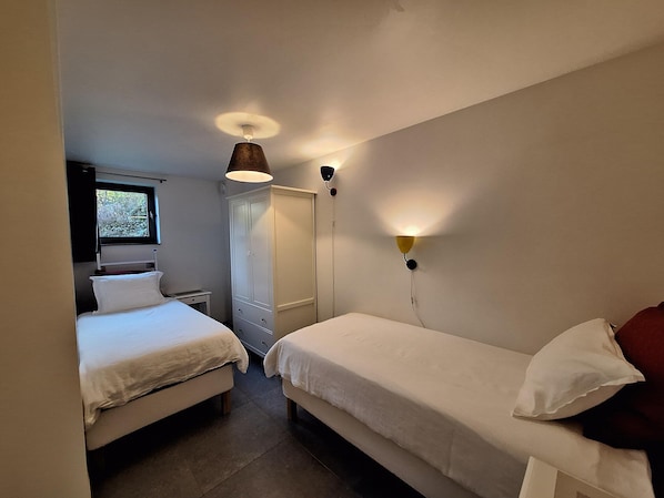 Cottage | 2 bedrooms, individually furnished