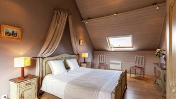 3 bedrooms, bed sheets