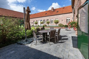 Cottage | Balcony - Cozy Cottage for 8 Guests (Comines-Warneton)