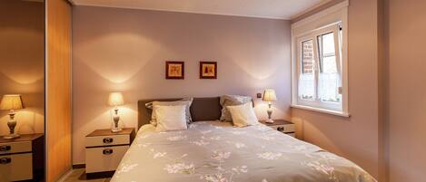 Cottage | 3 bedrooms, bed sheets