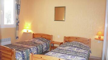 House | 3 bedrooms, individually furnished, iron/ironing board
