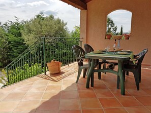 Villa | Balcony - New Villa, Round Swimmingpool, Beautiful View (Saint-Laurent-de-Carnols)