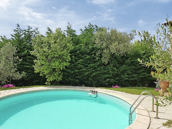 Pool - New Villa, Round Swimmingpool, Beautiful View (Saint-Laurent-de-Carnols)