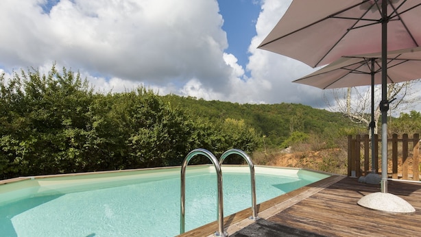 Outdoor pool - Charming Holiday Home in Pul-l'eveque With Private Pool (Puy-l'Eveque)
