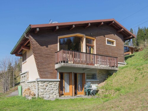 Comfortable Detached House for Eleven People in the Lively Les Gets