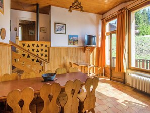 Dining - Comfortable Detached House for Eleven People in the Lively Les Gets (Les Gets)