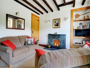Fireplace - Cosy Holiday Home in the Lake District With a Magnificent View Over the Surroundings (Ambleside)