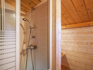Villa | Bathroom - Apartment in Corsica Near Beaches (Poggio-Mezzana)